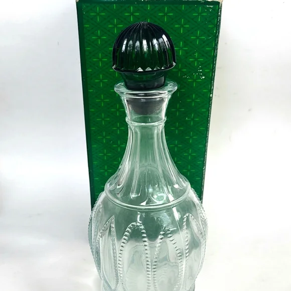 Avon Emerald Green Decanter & Cordial Glasses 5 Pc Set NIB - Picture 3 of 7